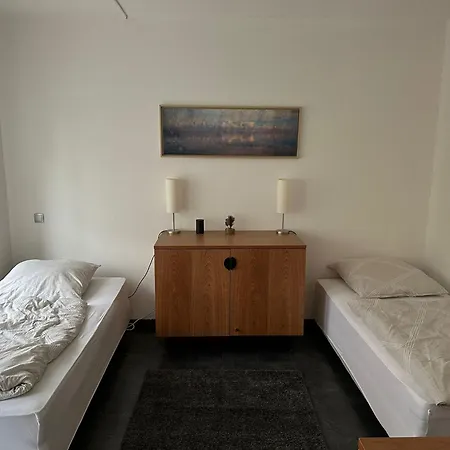 אכסניה Schoene Monteurzimmer In Ruhiger Lage! *